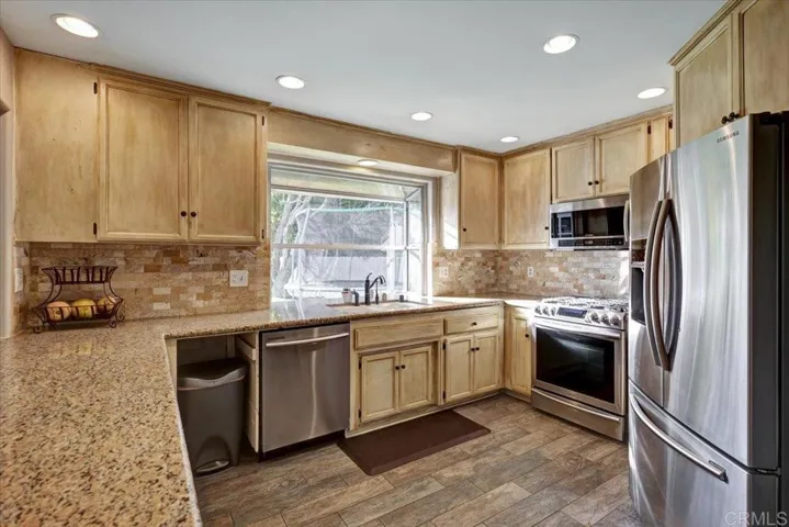 721 Oleander Place, Vista, California 92081