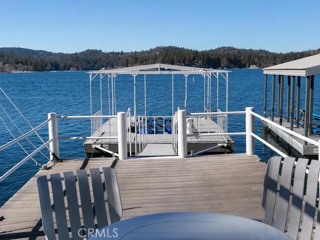 Dock platform