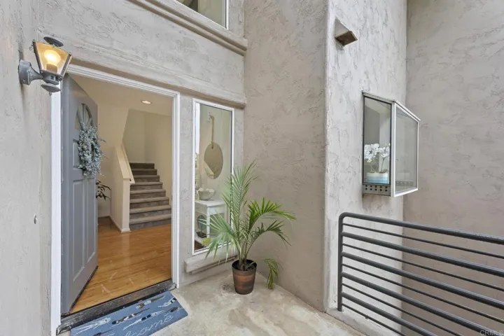 553 Hygeia Avenue B, Encinitas, California 92024
