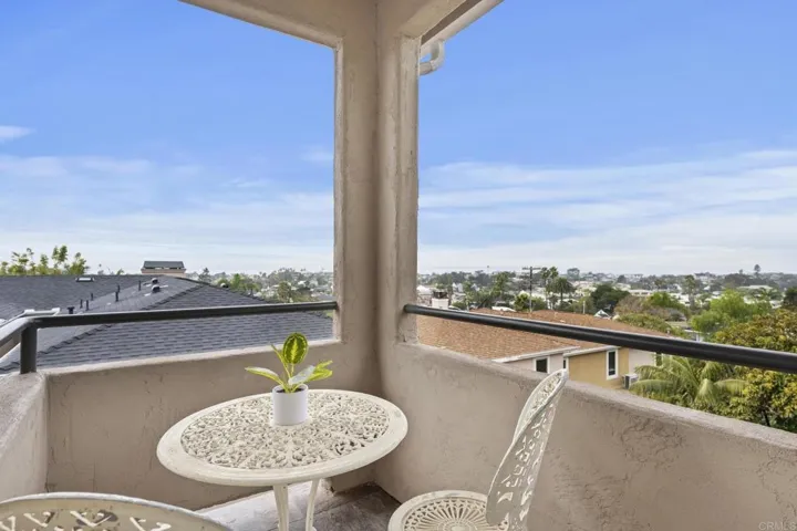 553 Hygeia Avenue B, Encinitas, California 92024