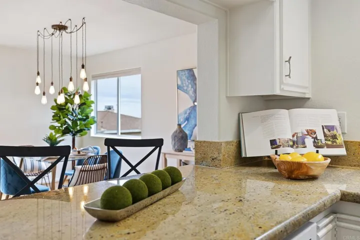 553 Hygeia Avenue B, Encinitas, California 92024