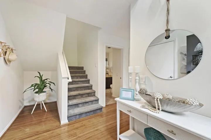 553 Hygeia Avenue B, Encinitas, California 92024