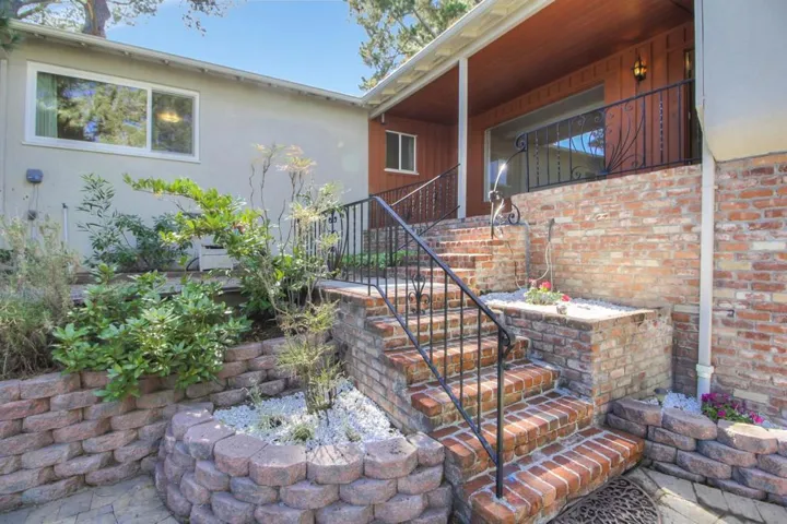 940 Black Mountain Road, Hillsborough, California 94010
