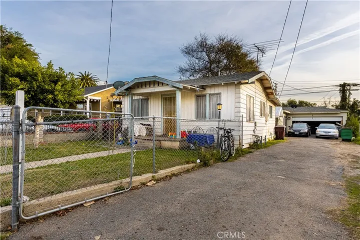 1622-1624 W 2nd Street, Santa Ana, California 92703