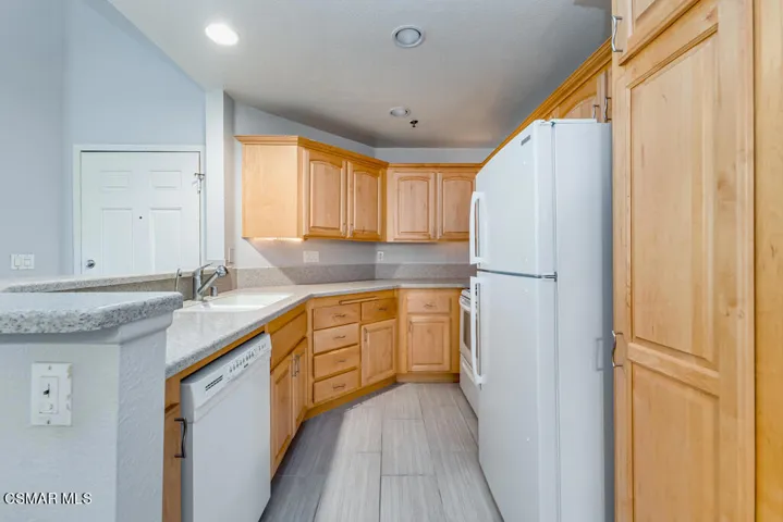 653 Oak Run Trail Unit #404  -  HsHProd-
