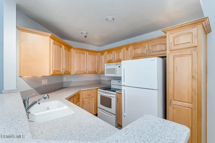 653 Oak Run Trail Unit #404  -  HsHProd-