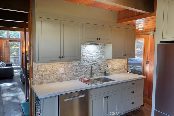 332 Grizzly Road, Lake Arrowhead, California 92352