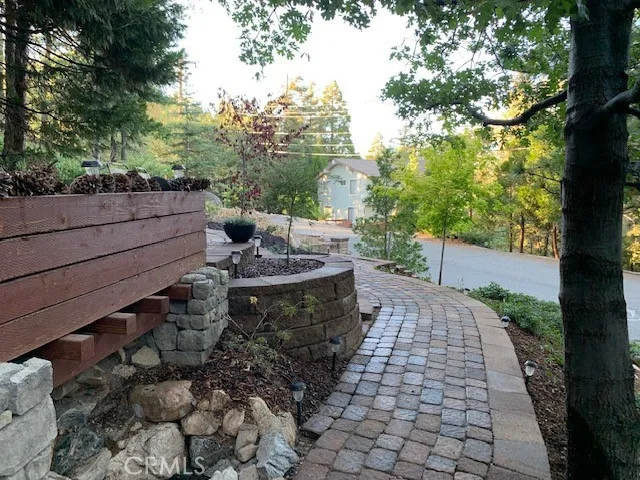 332 Grizzly Road, Lake Arrowhead, California 92352