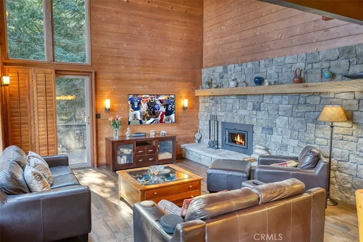 332 Grizzly Road, Lake Arrowhead, California 92352
