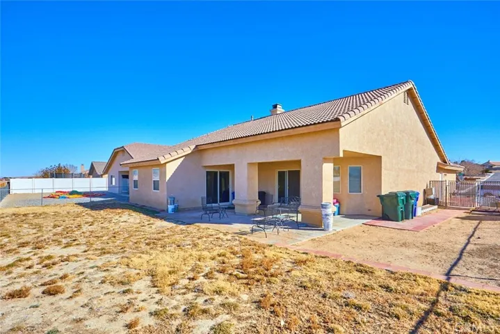 13938 Rivers Edge Road, Helendale, California 92342