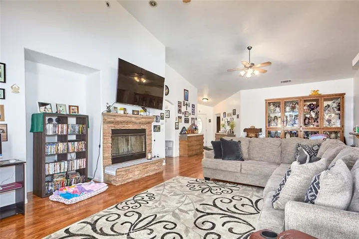 13938 Rivers Edge Road, Helendale, California 92342