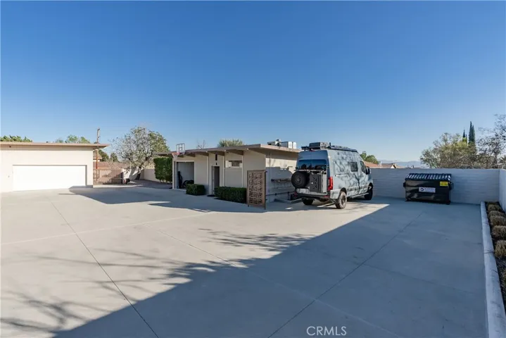 Detached 2 Car Garage