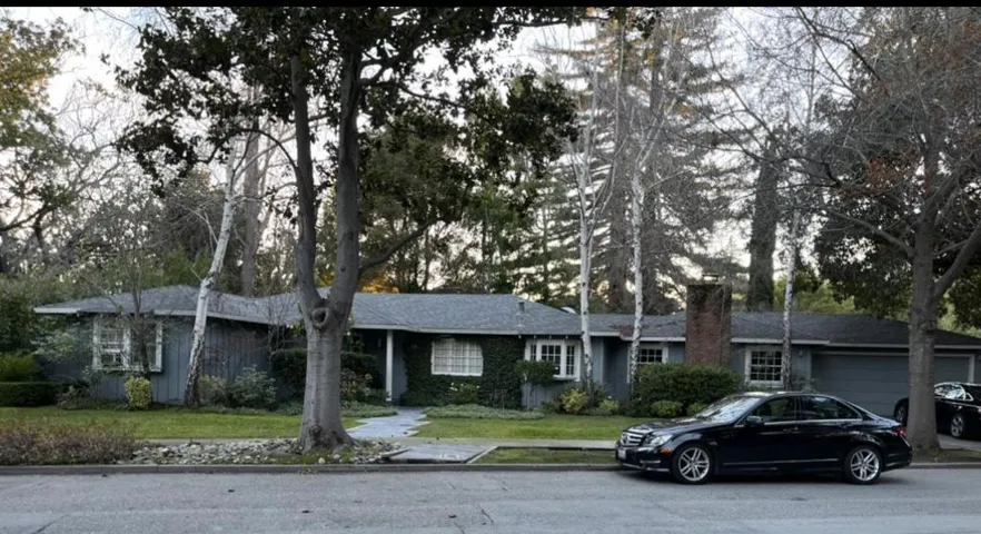90 Crescent Drive, Palo Alto, California 94301