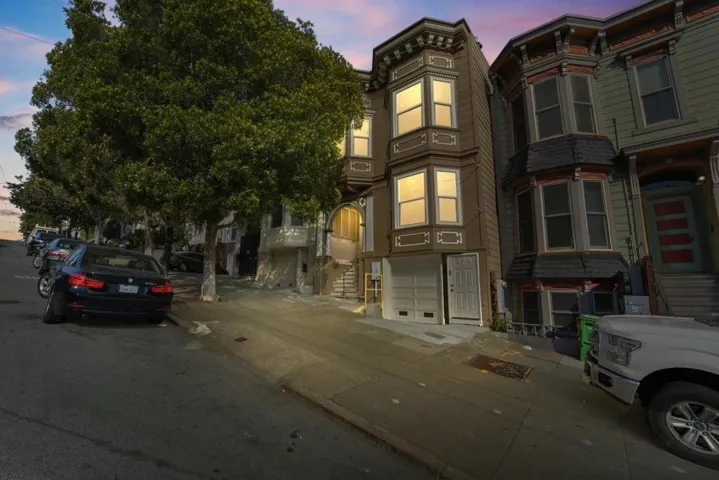 321 Castro Street, San Francisco, California 94114