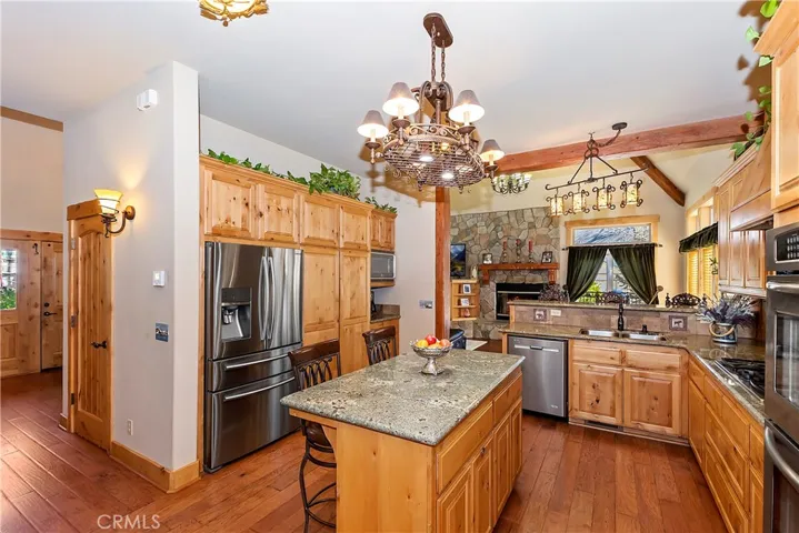 1034 Teakwood Drive, Lake Arrowhead, California 92352
