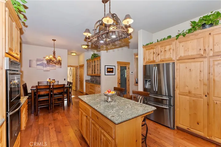 1034 Teakwood Drive, Lake Arrowhead, California 92352