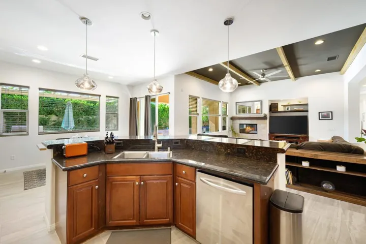 24-web-or-mls-MBBrenna_1221_024