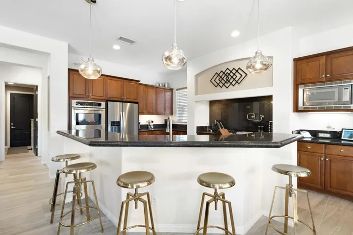 20-web-or-mls-MBBrenna_1221_020