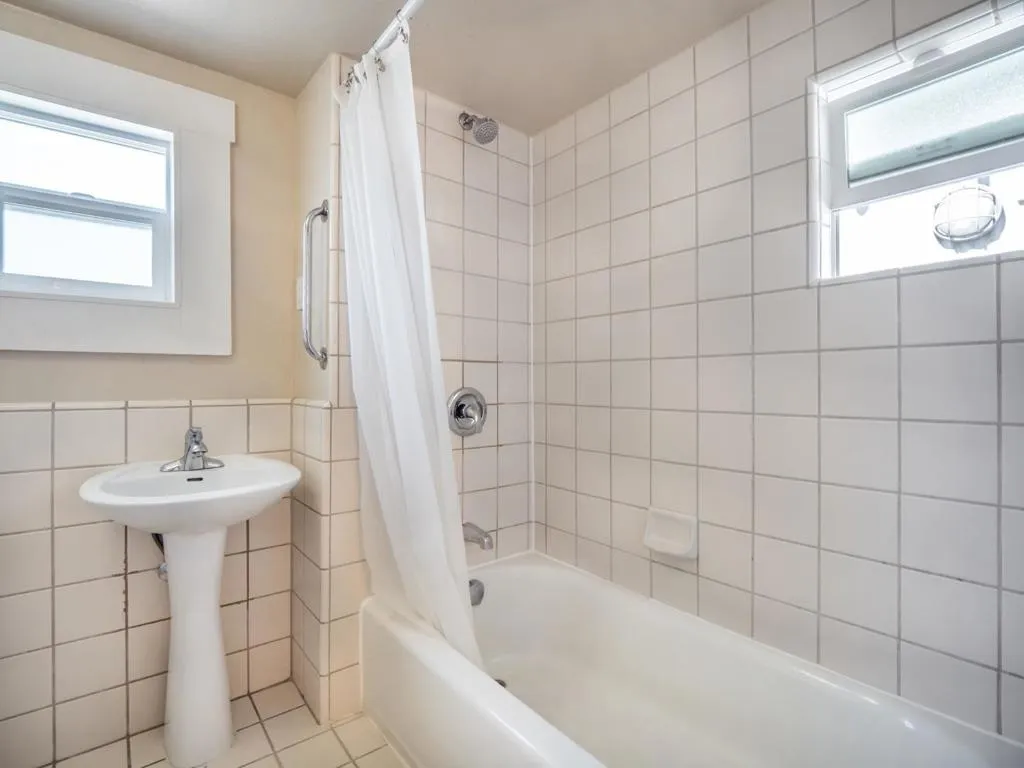 215217 Roberts Street, Santa Cruz, California 95060 home-pic-22