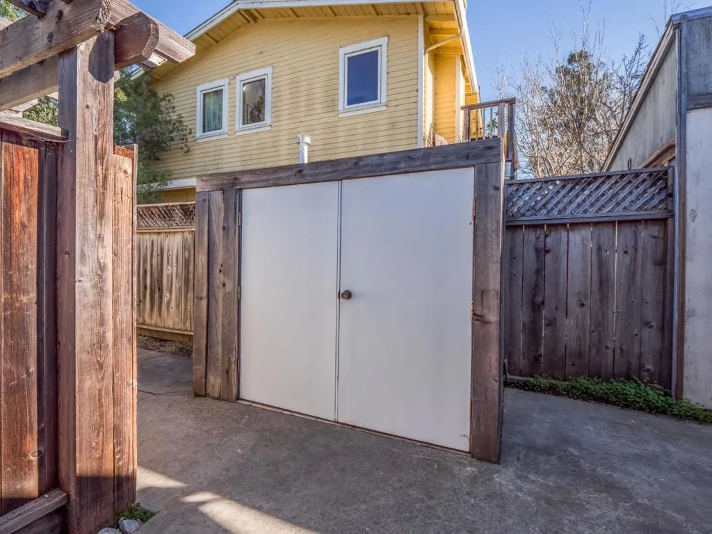 215217 Roberts Street, Santa Cruz, California 95060 home-pic-27