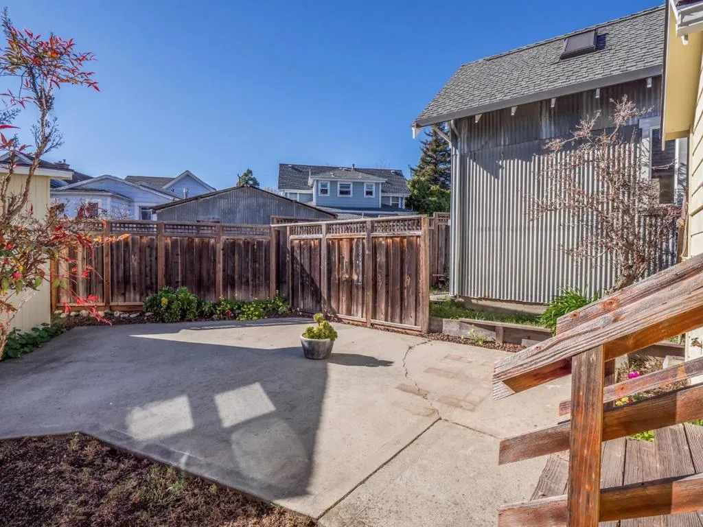 215217 Roberts Street, Santa Cruz, California 95060 home-pic-26