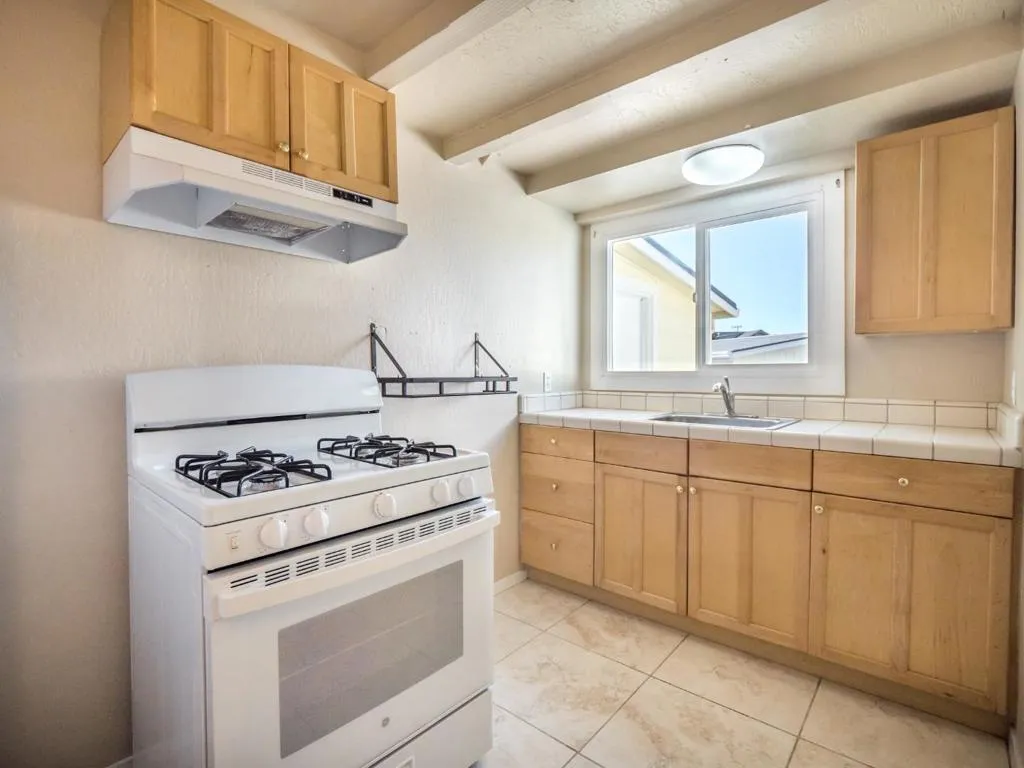 215217 Roberts Street, Santa Cruz, California 95060 home-pic-19