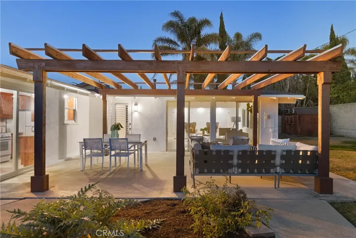 2584 Willo Lane, Costa Mesa, California 92627