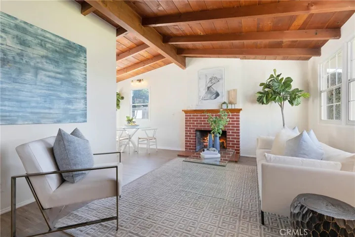 2584 Willo Lane, Costa Mesa, California 92627
