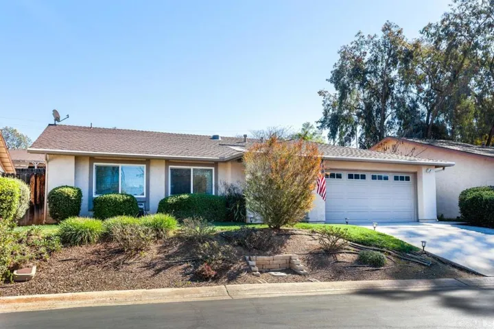 927 Woodcreek Road, Fallbrook, California 92028