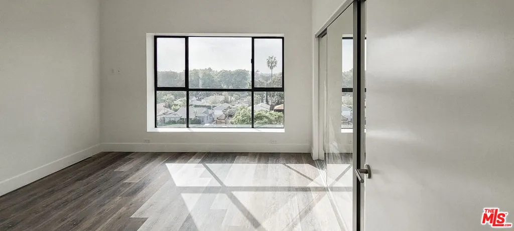 2465 Purdue Avenue 401, Los Angeles, California 90064