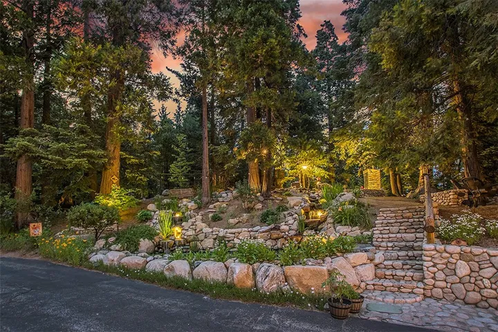 268 Cedarbrook Drive, Twin Peaks, California 92391