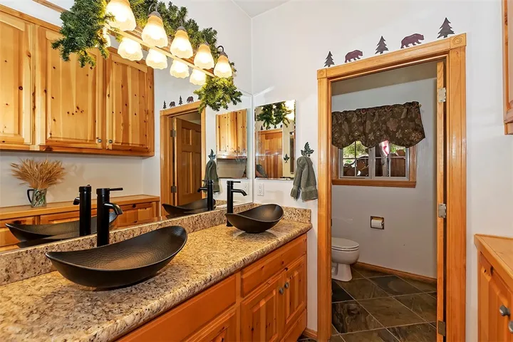 Full Bathroom
Granite Counters with Jack and Jill sink