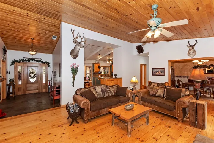 9 Foot Ceilings