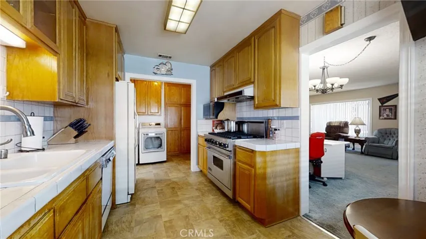5722 Coldbrook Avenue, Lakewood, California 90713