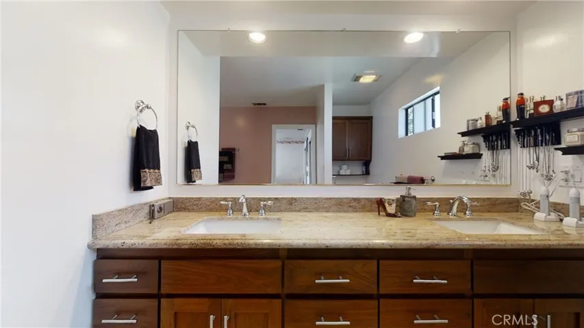 5722 Coldbrook Avenue, Lakewood, California 90713