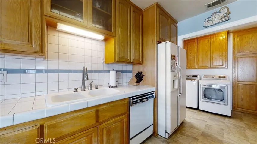 5722 Coldbrook Avenue, Lakewood, California 90713