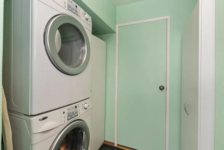 018_Laundry room 493 Calle Madrigal