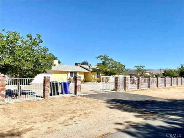 12751 Running Deer Road, Apple Valley, California 92308