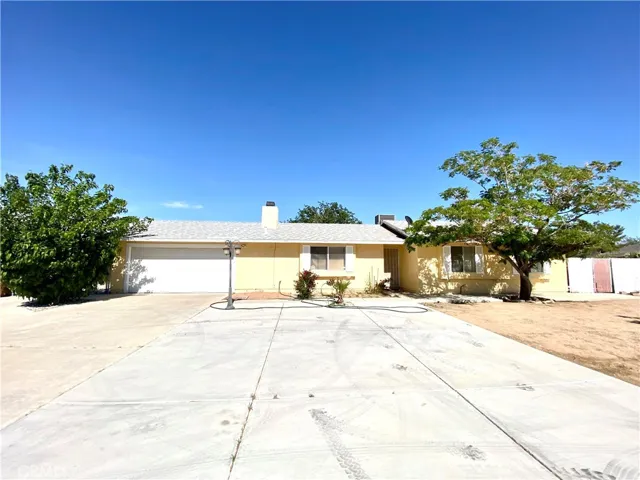12751 Running Deer Road, Apple Valley, California 92308