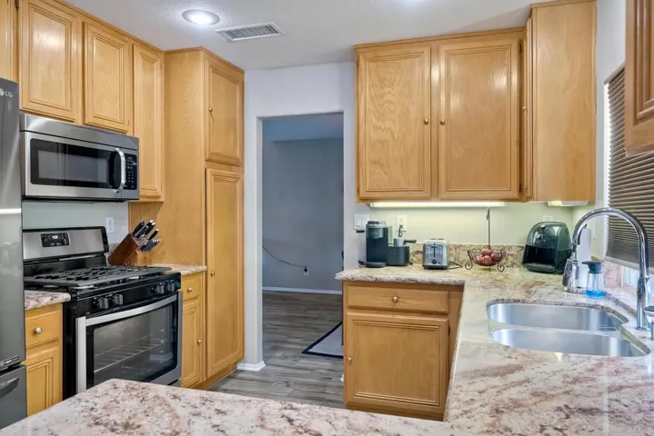 26887 Redwood Circle, Murrieta, California 92563