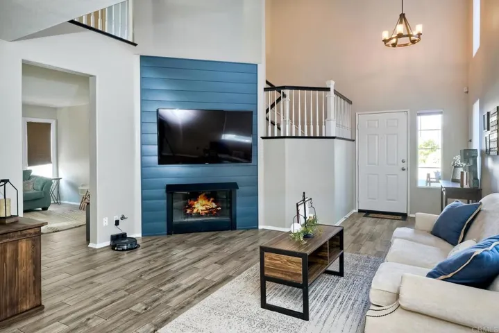 26887 Redwood Circle, Murrieta, California 92563