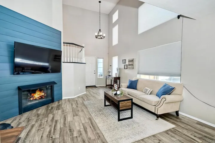 26887 Redwood Circle, Murrieta, California 92563