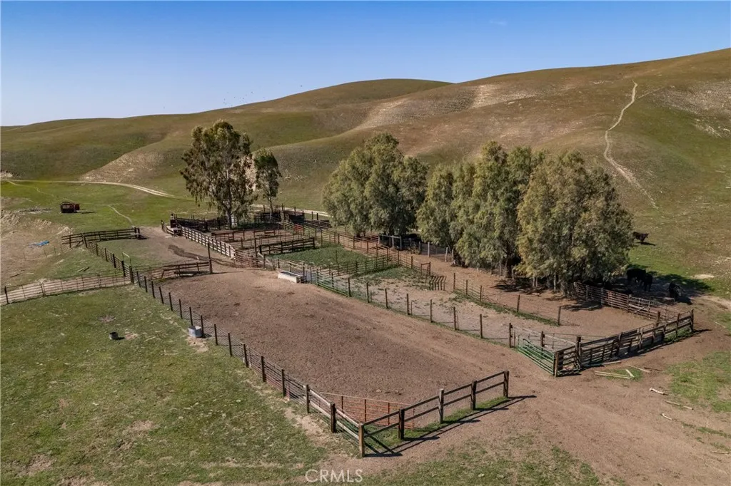 3160 Gillis Canyon Road, Shandon, California 93461 home-pic-17