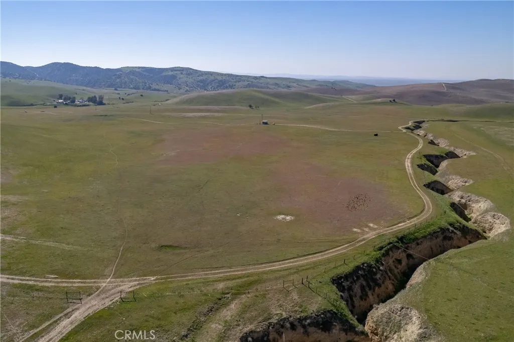 3160 Gillis Canyon Road, Shandon, California 93461 home-pic-7