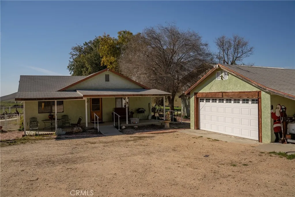 3160 Gillis Canyon Road, Shandon, California 93461 home-pic-1