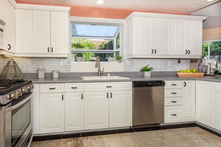 14133 Rio Court, Poway, California 92064