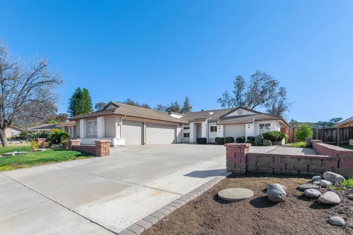 14133 Rio Court, Poway, California 92064