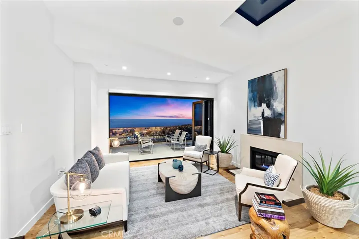 1284 Anacapa Way, Laguna Beach, California 92651