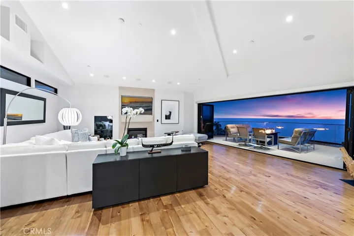 1284 Anacapa Way, Laguna Beach, California 92651