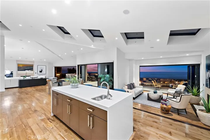 1284 Anacapa Way, Laguna Beach, California 92651
